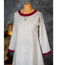 Linen dress with round neckline narrow hems 